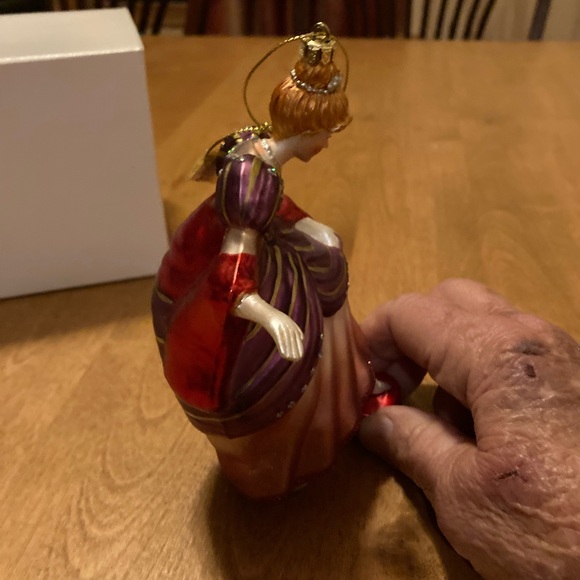 Christmas Loft Cinderella and her pumpkin carriage ornaments - Picture 10 of 15